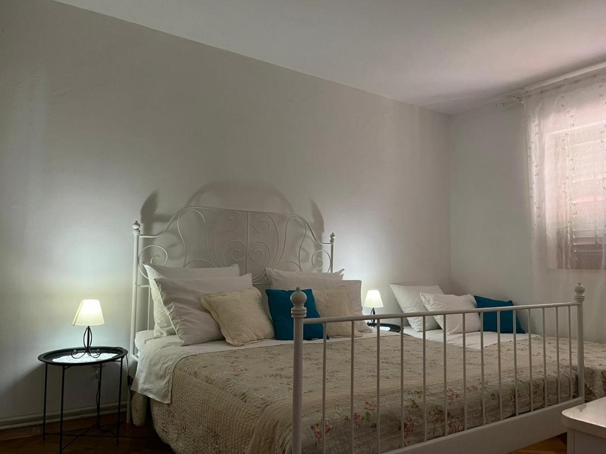 Apartment With Swimming Pool ييلسا المظهر الخارجي الصورة
